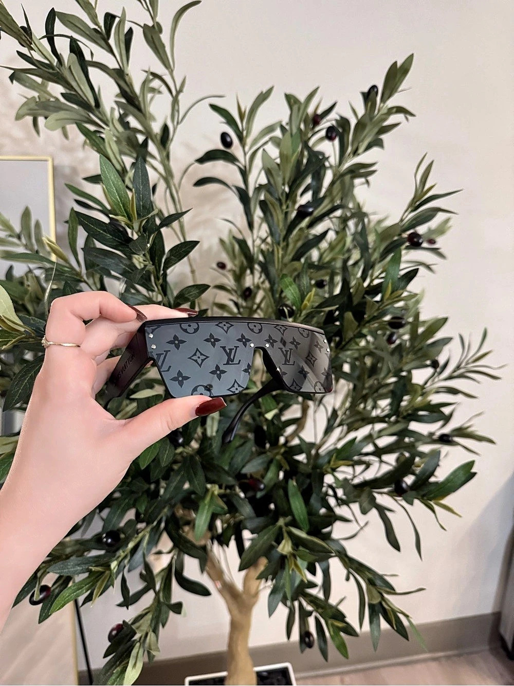 Louis Vuitton Monogram Sunglasses in Gray & Black NWT